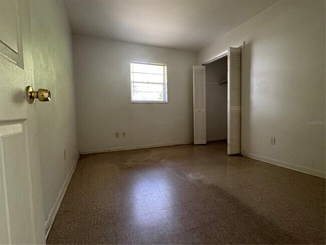 Building Photo - 1421 Noble Pl