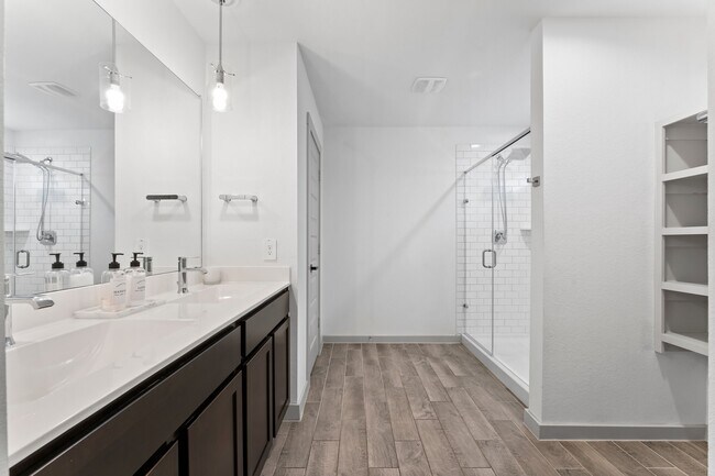Building Photo - 13220 Lago Acero