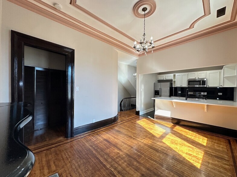 Building Photo - 320 S Ashland Ave