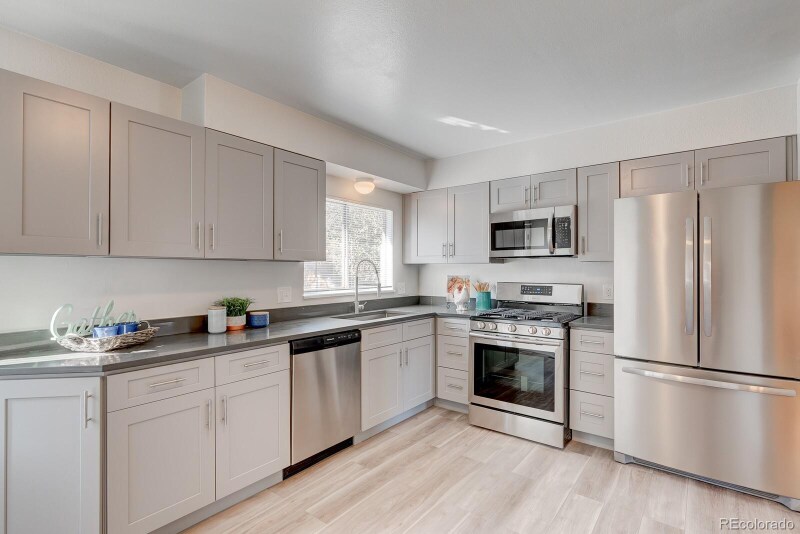 Building Photo - 2065 S Ivory St