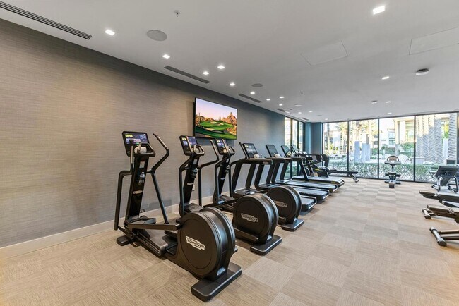 Building Photo - 6587 N Palmeraie Blvd