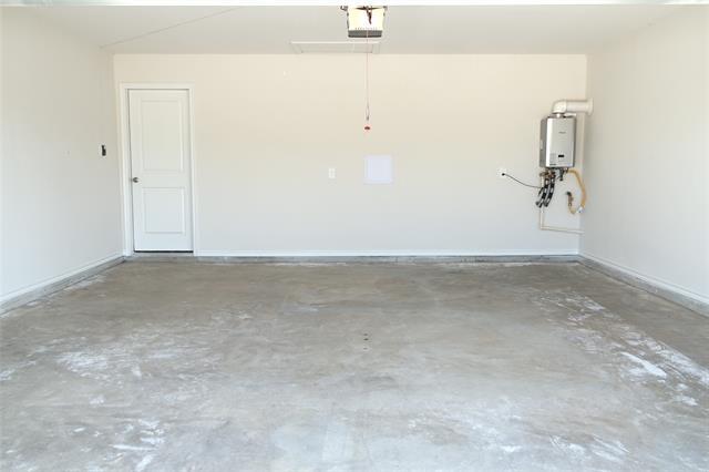 Building Photo - 11100 E Chase Ln