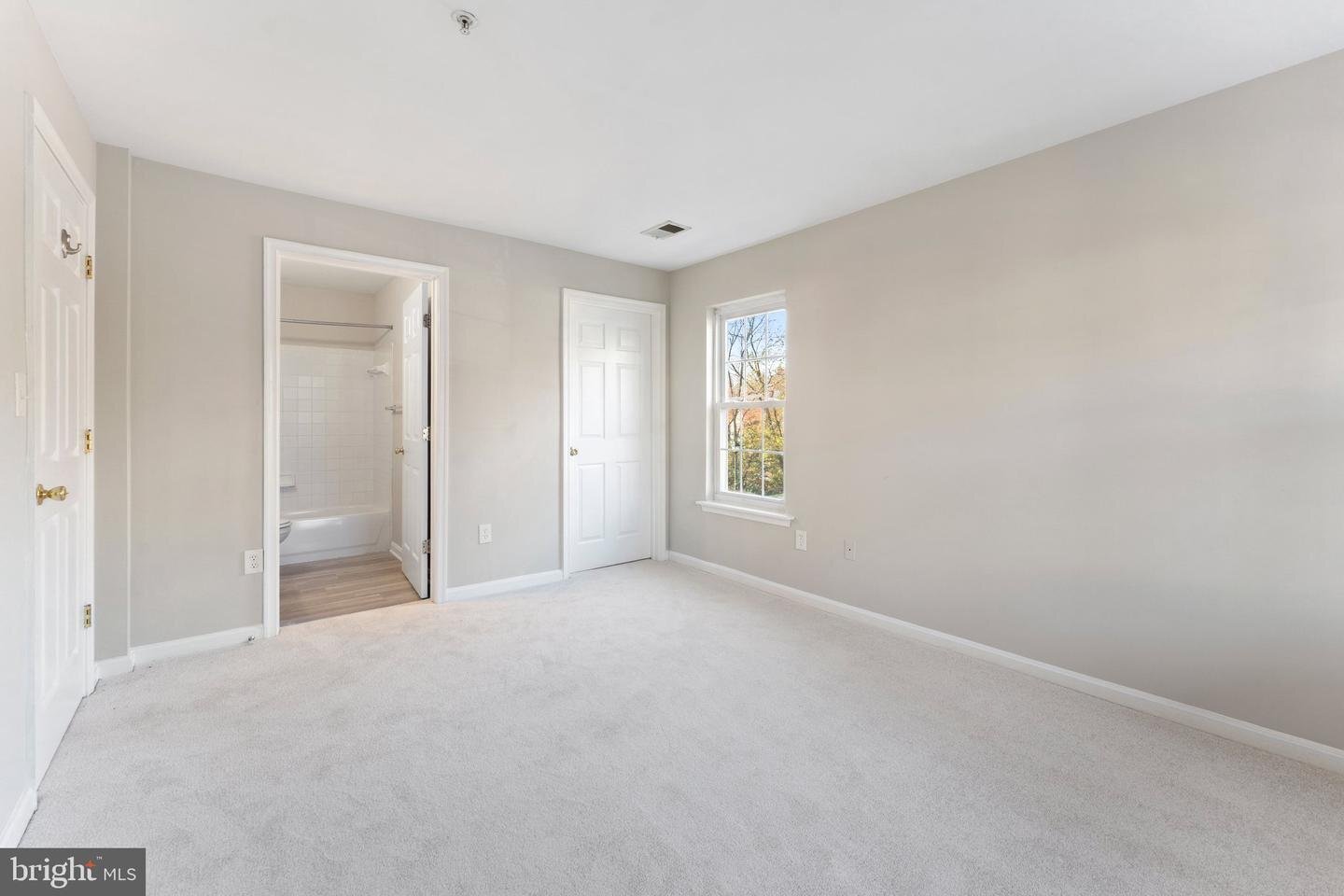 Building Photo - 1060 Gardenview Loop