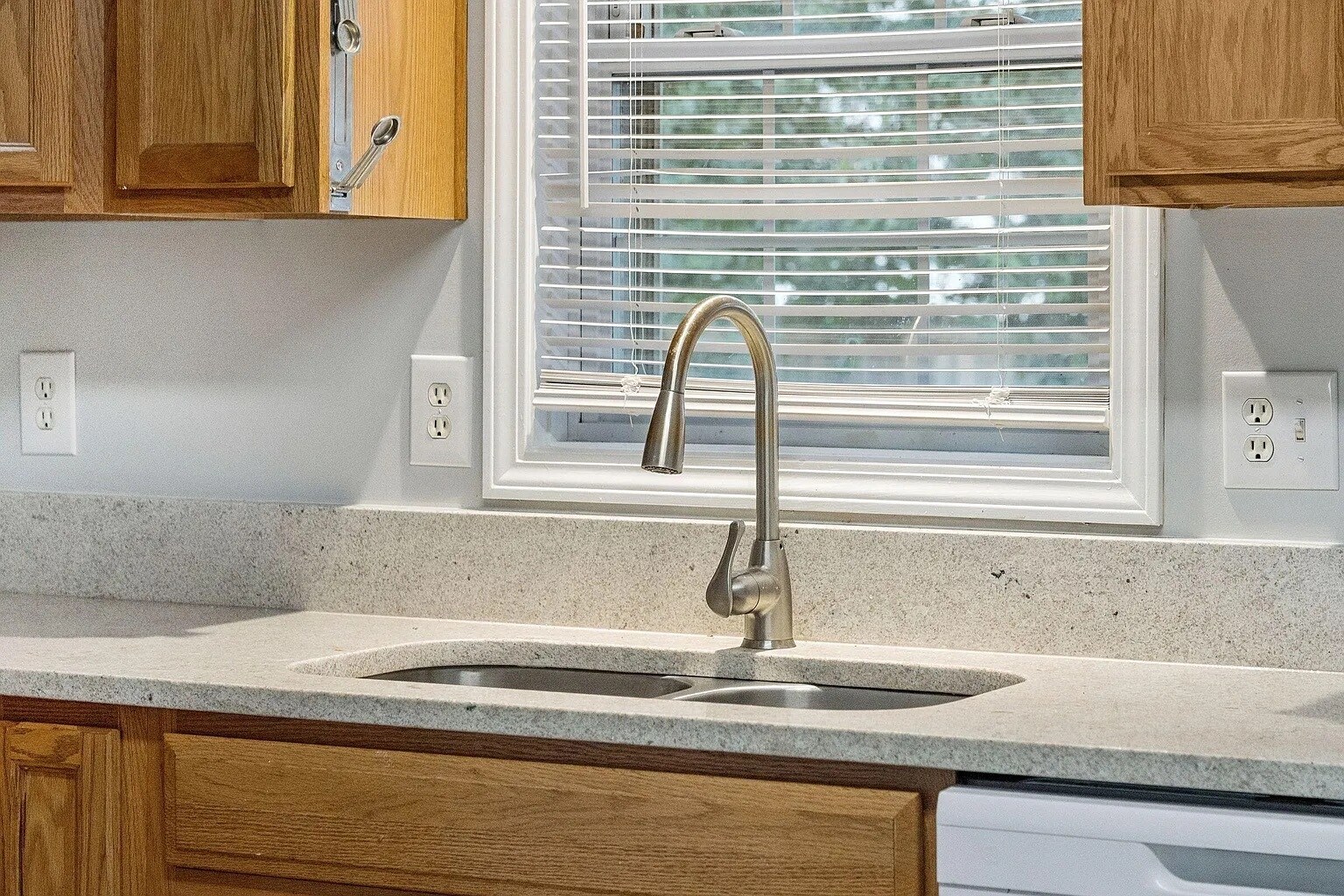 Building Photo - 6 Commercial Row