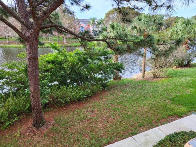 Building Photo - 2042 Alta Meadows Ln