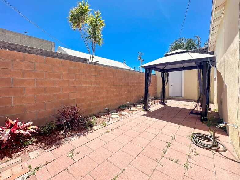 Building Photo - 4520 Marine Ave
