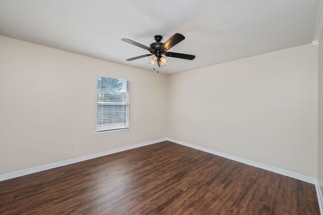 Building Photo - 7648 Chablis Cir