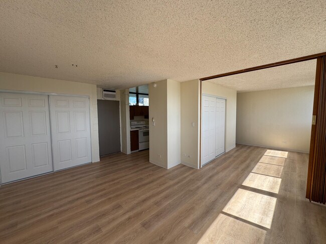 Building Photo - 1040 Kinau St