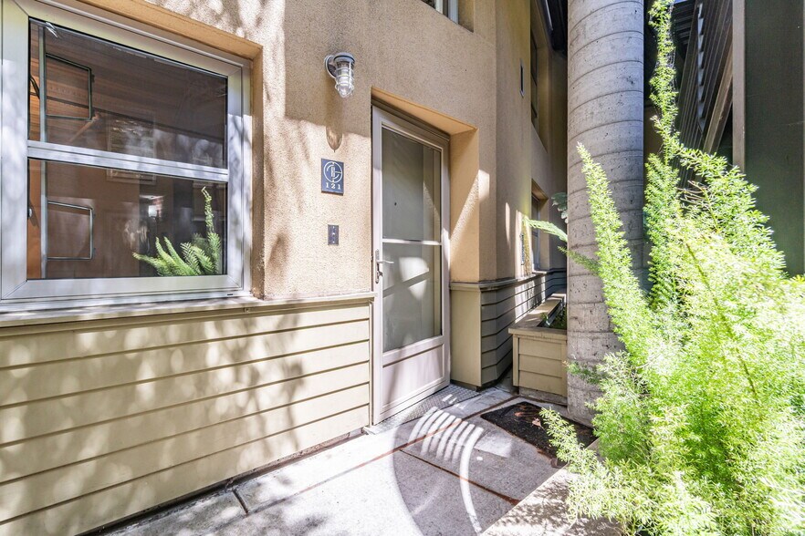 Building Photo - 400 Spear St