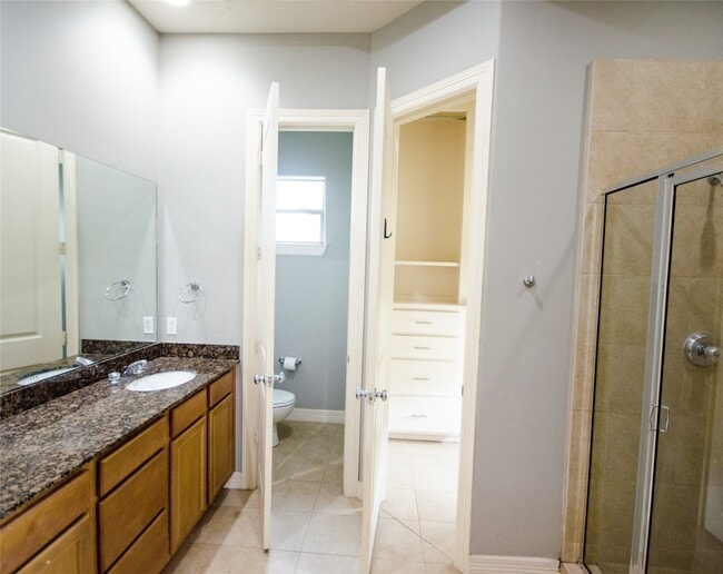 Building Photo - 3802 Center Plaza Dr