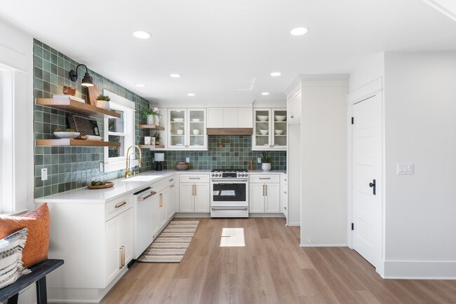 Building Photo - Freshly Remodeled Stunner Perched on the H...
