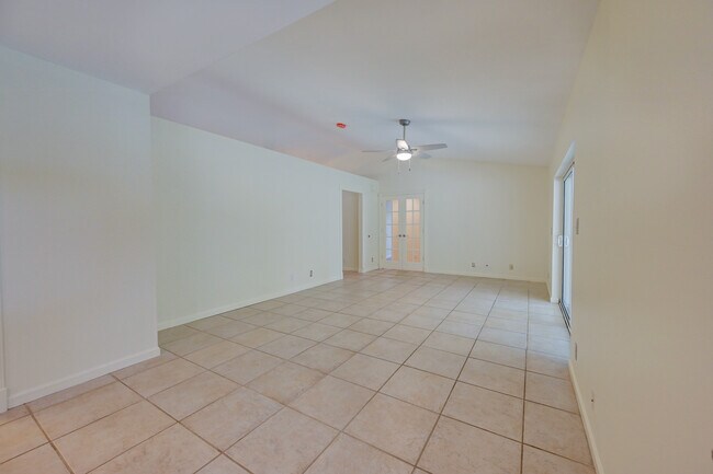 Building Photo - 630 SW 159th Terrace