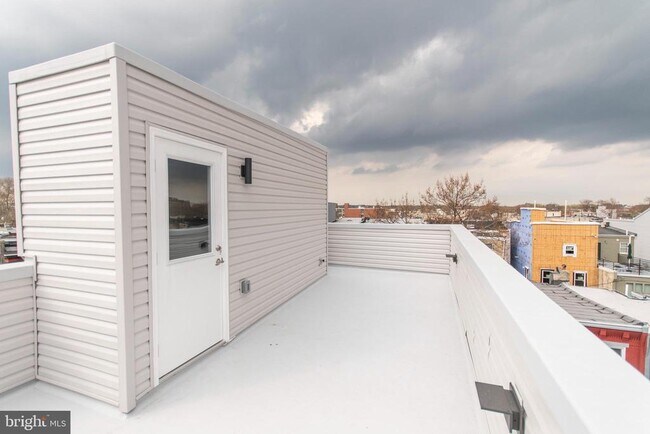 Building Photo - 2518 Ingersoll St