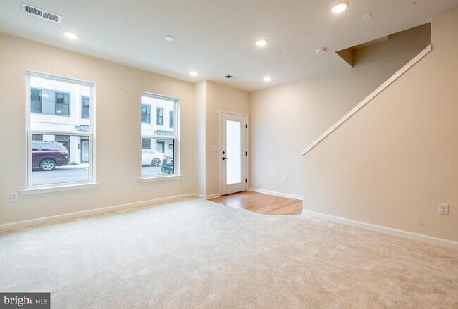 Building Photo - 1208 Parker Blvd