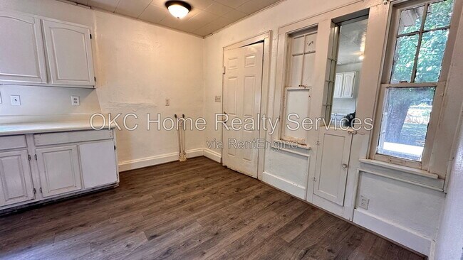 Building Photo - 1223 NW 45th St