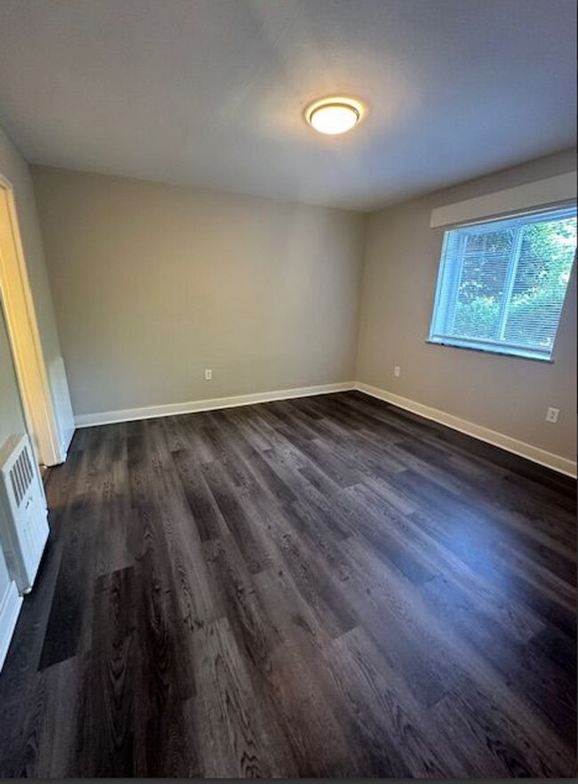 Building Photo - 2304 Riverside Dr