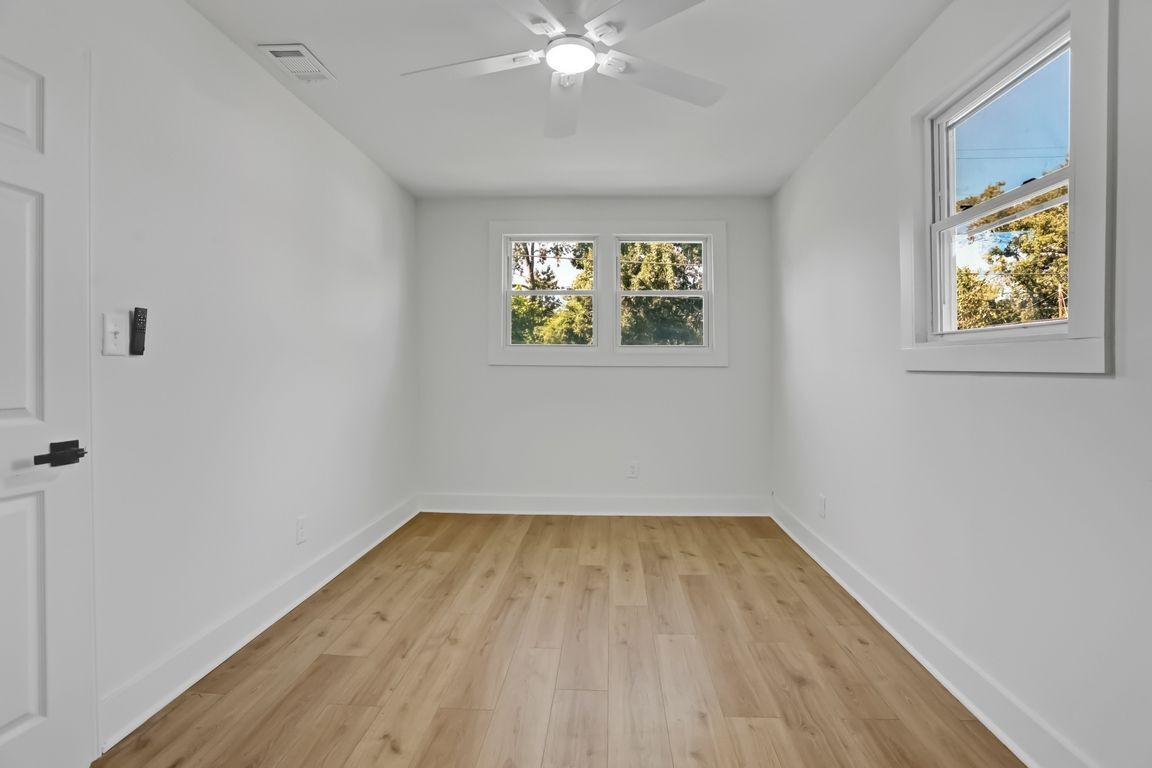 Building Photo - 636 W 48th St