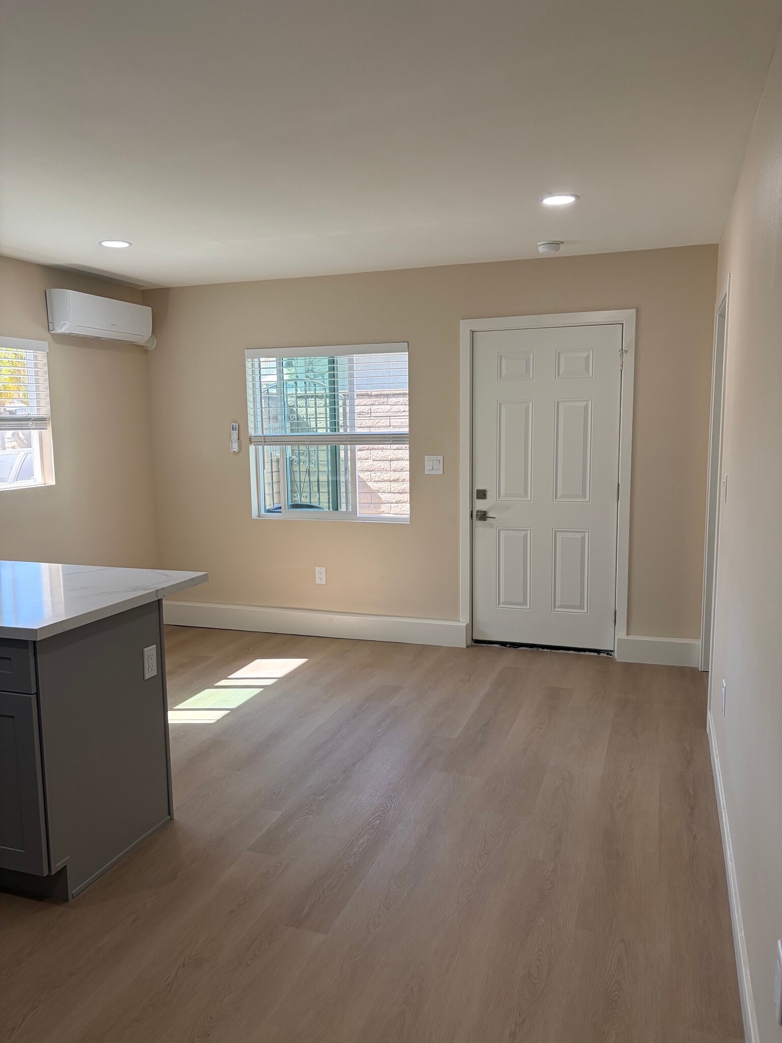 Building Photo - 2106 Weeping Willow Ln