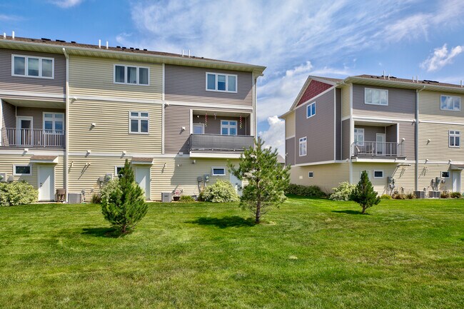 Building Photo - 2163 Rolling Green Ln