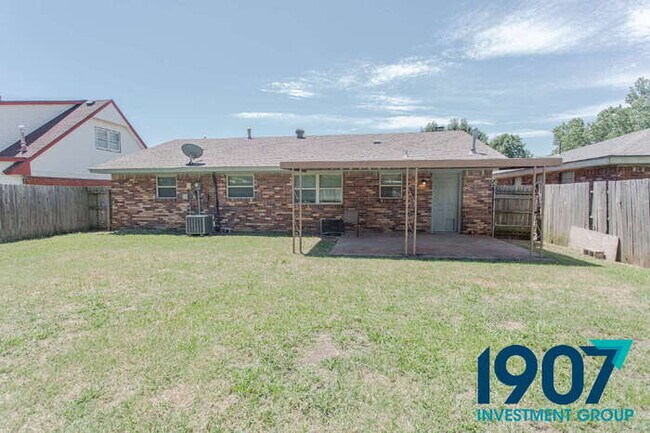 Building Photo - Charming 3-Bedroom Home in Moore with Spac...