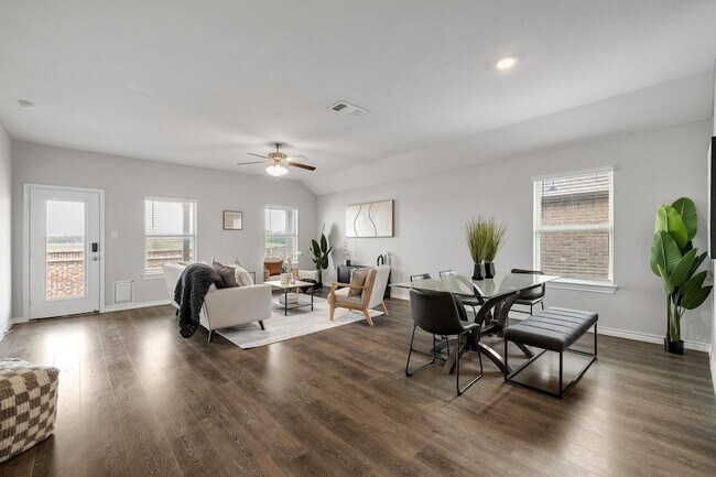 Building Photo - 410 Gunsmoke Trail
