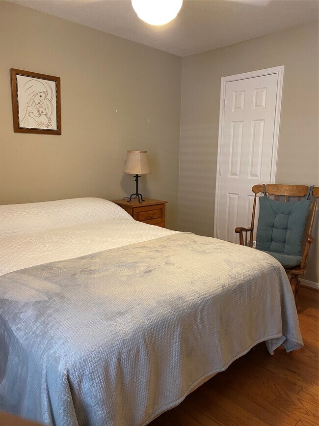 Building Photo - 1142 Knoll Crest Ct
