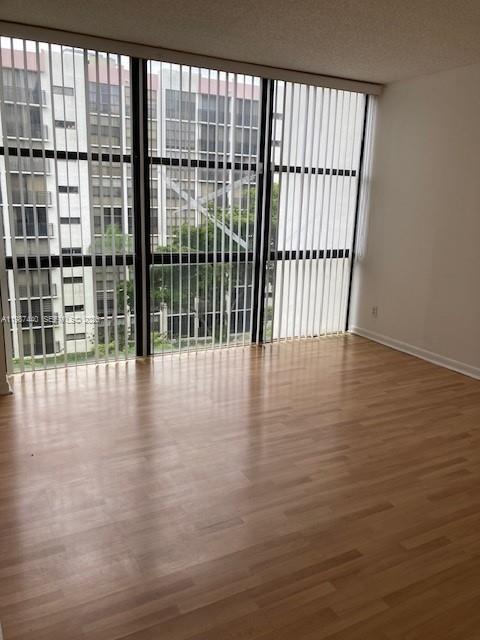 Building Photo - 17021 N Bay Rd