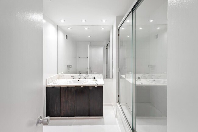 Building Photo - 2160 Century Park E