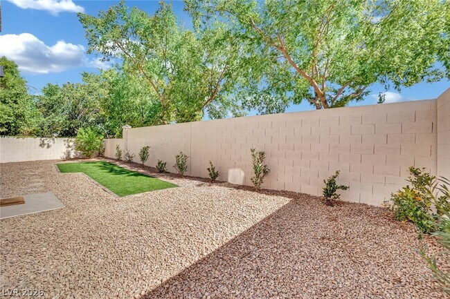 Building Photo - 9205 Spruce Mountain Way