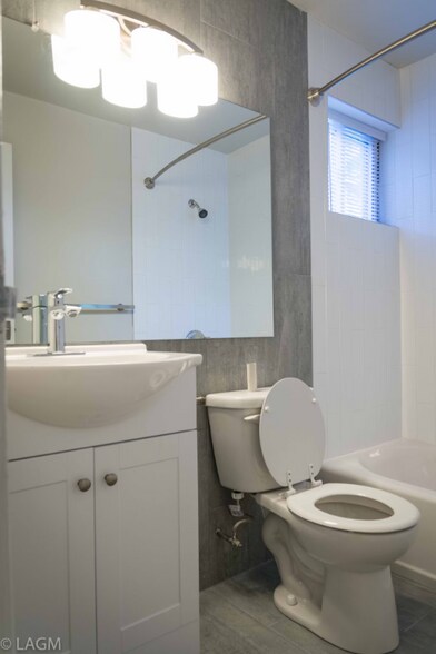 Building Photo - 3241 Hulmeville Rd