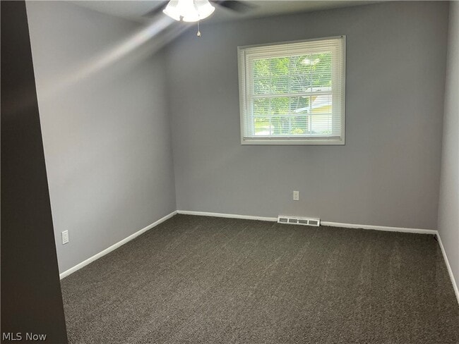 Building Photo - 3732 Maplecrest Rd