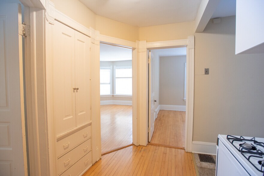 Building Photo - 2728 N Murray Ave