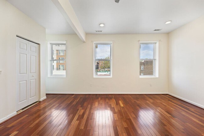 Primary Photo - 806 Kennedy St NW