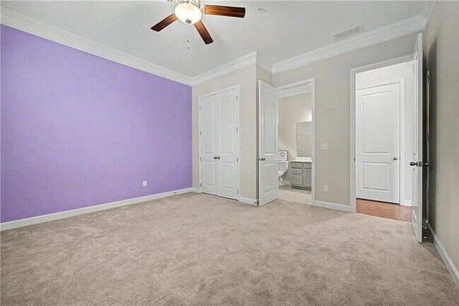 Building Photo - 165 Mansfield Dr