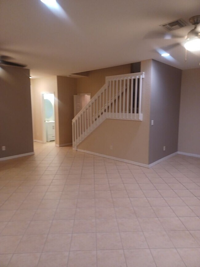 Building Photo - 3345 Antica St