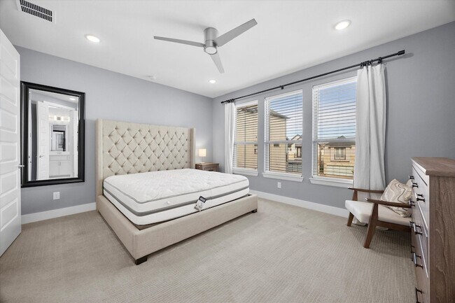 Building Photo - 8220 Callimont Ln