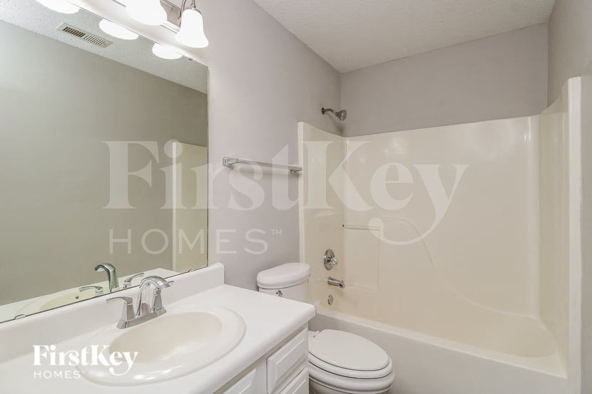 Building Photo - 5200 Orchard Ridge Ln