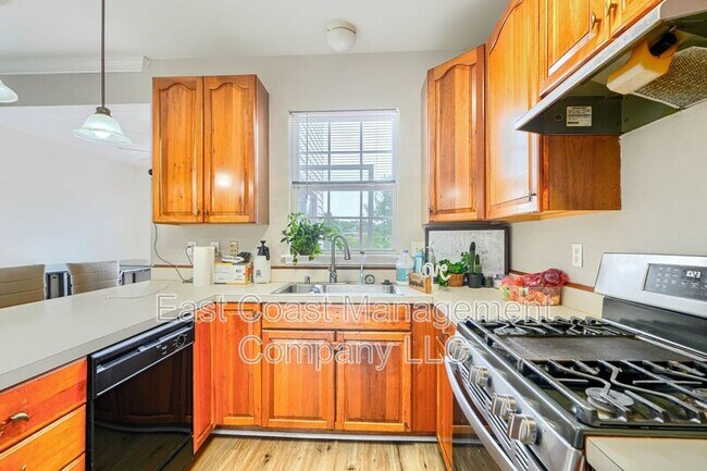 Building Photo - 403 Deer Hill Cir