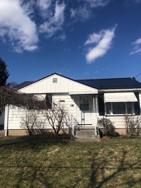 Building Photo - 1432 Youll St