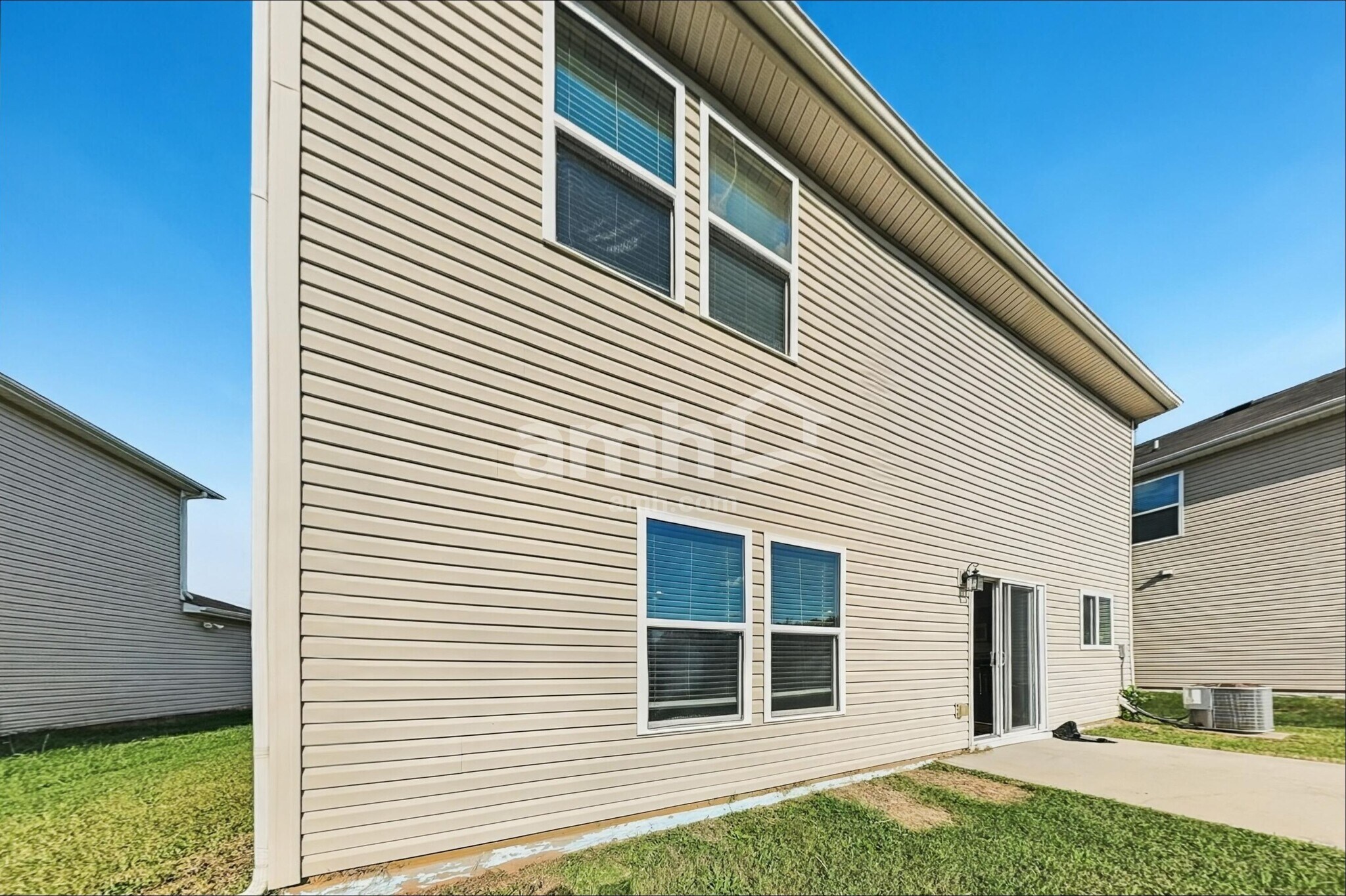 Building Photo - 255 Plymouth Dr