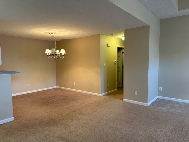 Building Photo - Well-Maintained Condo with 2 Bonus Rooms & Attached 2-Car Garage