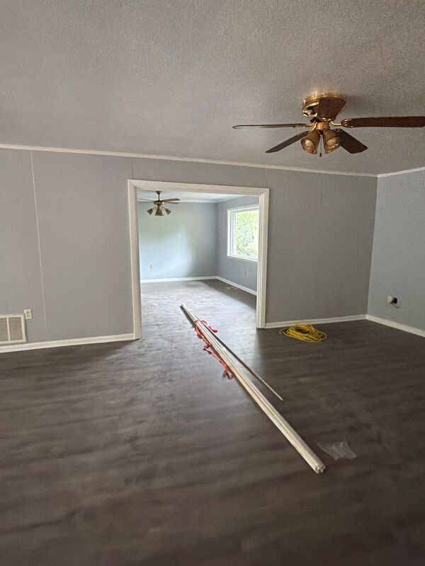 Building Photo - 415 Sylvan Trail