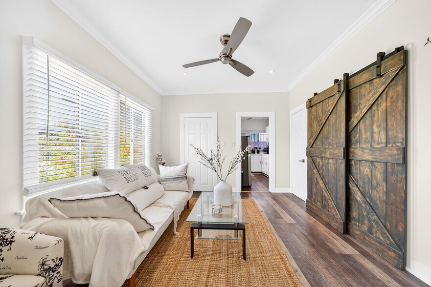 Building Photo - 5917 Lexington Ave