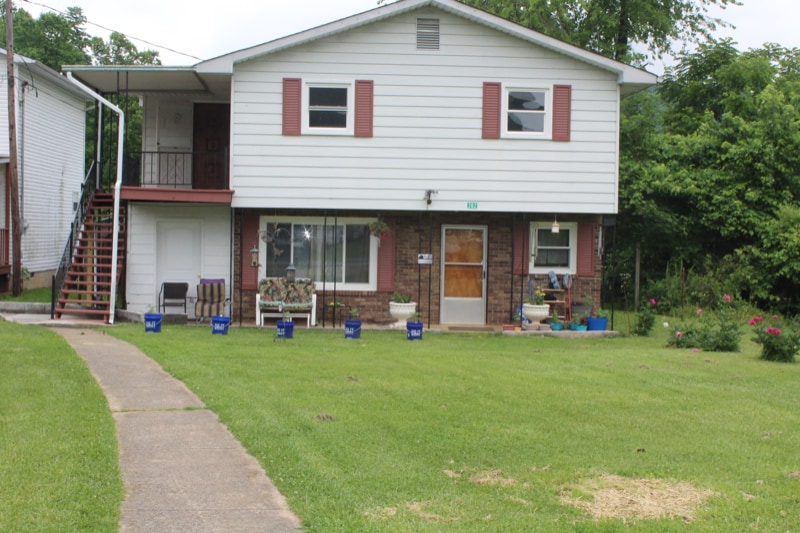 Primary Photo - 202 Mountain View Dr