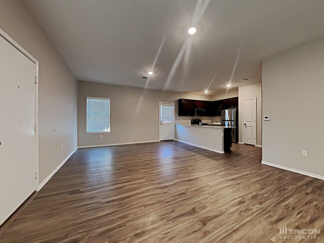 Building Photo - 6024 Rincon St