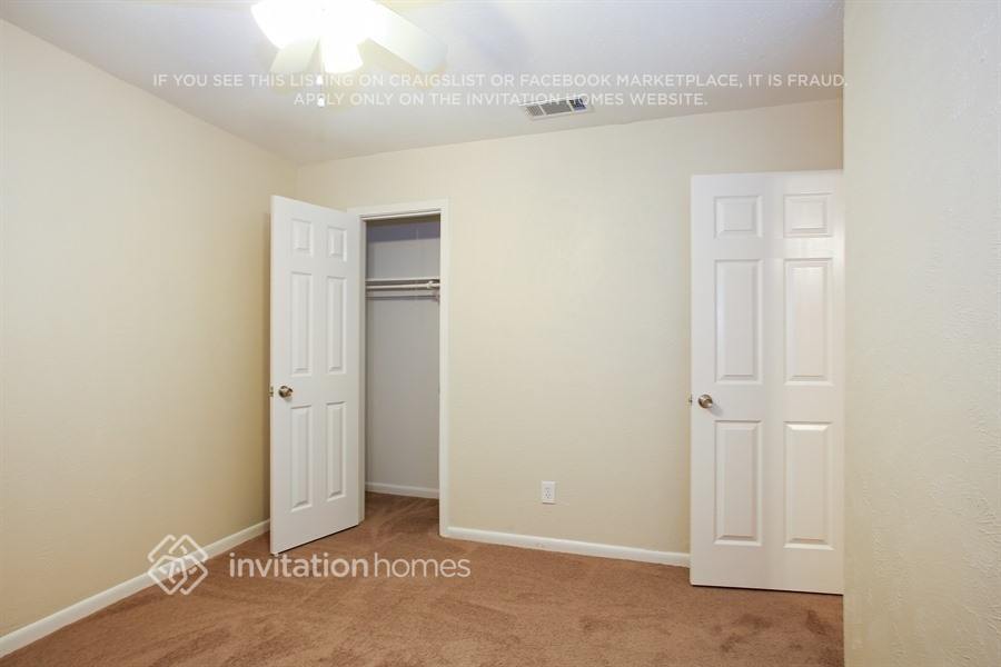 Building Photo - 807 Ross Ln