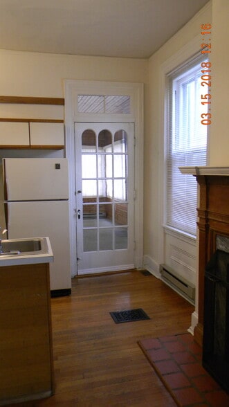 Building Photo - 418 N High St