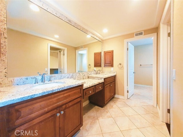 Building Photo - 1826 Cll Belleza