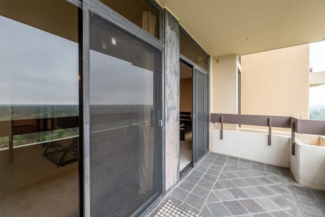 Building Photo - 14655 Champion Forest Dr Dr