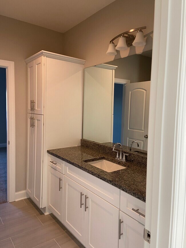 2ND bathroom - 2188 Moss Meadow Ln